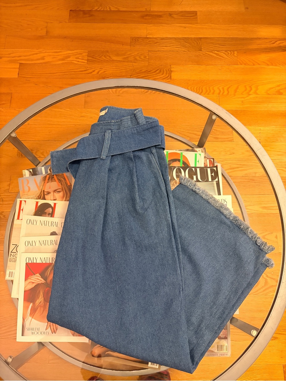 High-Waist Blue Wide-Leg Jeans with Belt